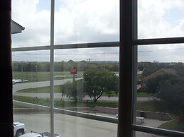 Microtel Inn & Suites by Wyndham Kenedy/Karnes City