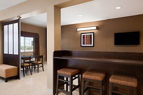 Microtel Inn & Suites by Wyndham Kenedy/Karnes City