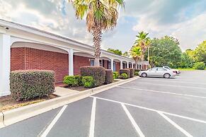 Winton Inn & Suites