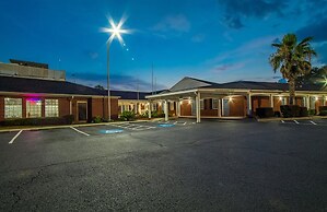 Winton Inn & Suites