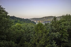 Eagle's Nest Condo Resort