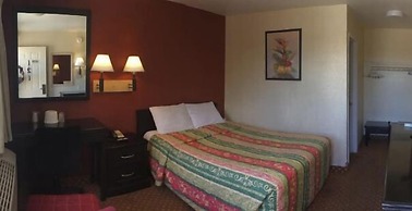 Hilltop Inn & Suites