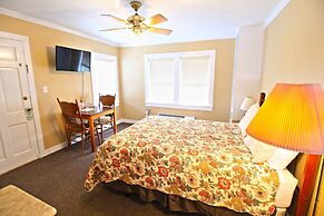 Peach Tree Inn & Suites