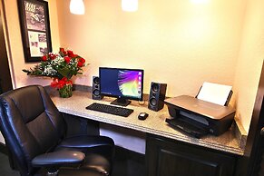 Peach Tree Inn & Suites