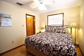 Peach Tree Inn & Suites