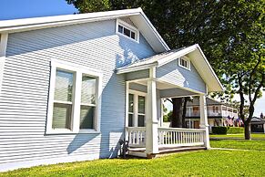 Peach Tree Inn & Suites