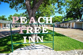 Peach Tree Inn & Suites