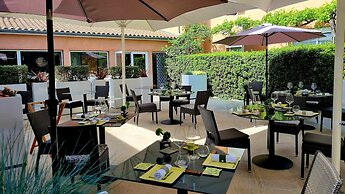 Le Carré d'Alethius Logis Hôtel Restaurant
