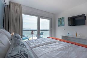 Beachfront Apartmants Zanic