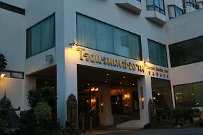 Diamond River Ping Petch-Ngam Hotel