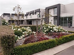 Bellano Motel Suites