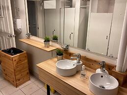 Cambie Downtown Hostel