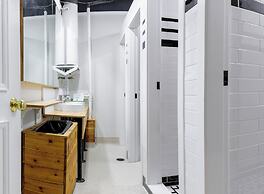 Cambie Downtown Hostel