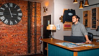 Cambie Downtown Hostel