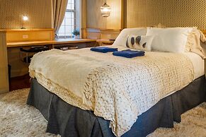 Cambie Downtown Hostel