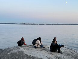 Cambie Downtown Hostel