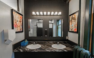 Cambie Hostel Gastown