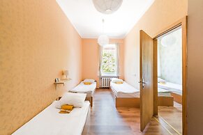 Downtown Forest Hostel & Camping