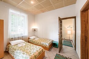 Downtown Forest Hostel & Camping