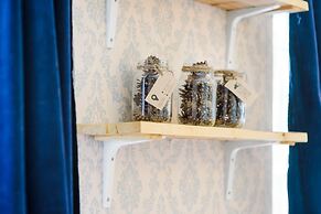 Downtown Forest Hostel & Camping