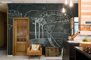 Downtown Forest Hostel & Camping