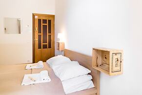 Downtown Forest Hostel & Camping