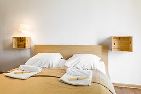 Downtown Forest Hostel & Camping