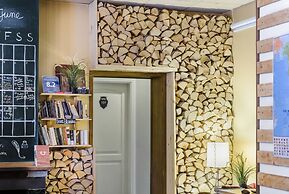 Downtown Forest Hostel & Camping