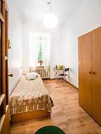 Downtown Forest Hostel & Camping