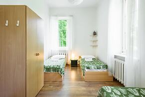 Downtown Forest Hostel & Camping