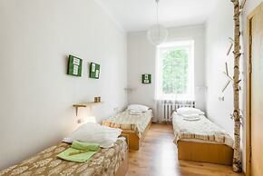 Downtown Forest Hostel & Camping