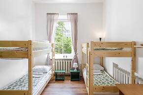 Downtown Forest Hostel & Camping