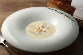 Courtyard by Marriott Tokyo Station