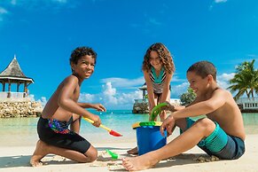 SeaGarden Beach Resort - All Inclusive