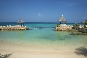 SeaGarden Beach Resort - All Inclusive