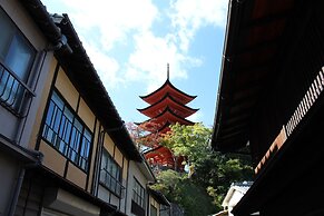Miyajima Seaside Hotel