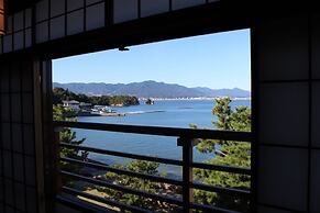 Miyajima Seaside Hotel