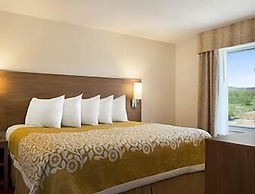 Days Inn & Suites by Wyndham Caldwell