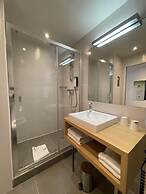 Kyriad Paris 18 - Porte de Clignancourt - Montmartre