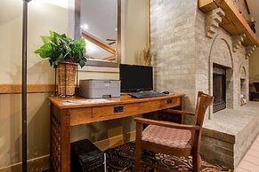 AmericInn by Wyndham Tomah