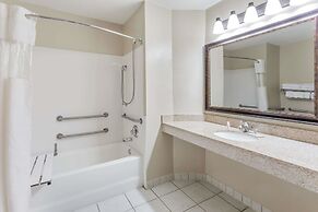 Baymont by Wyndham Mequon Milwaukee Area