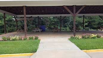 High Falls Inn and Suites