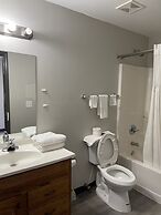 High Falls Inn and Suites