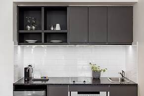 Coopers Colonial Motel