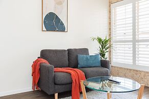 Coopers Colonial Motel