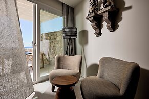 Artemis Seaside Resort