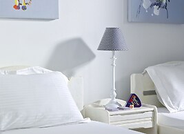 Artemis Seaside Resort