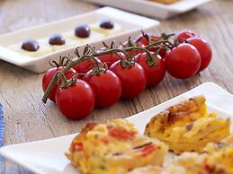 Artemis Seaside Resort