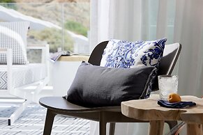 Artemis Seaside Resort