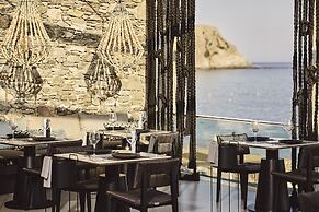 Artemis Seaside Resort